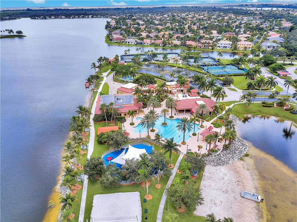 SUNSET LAKES PLAT THREE - Residential Lease