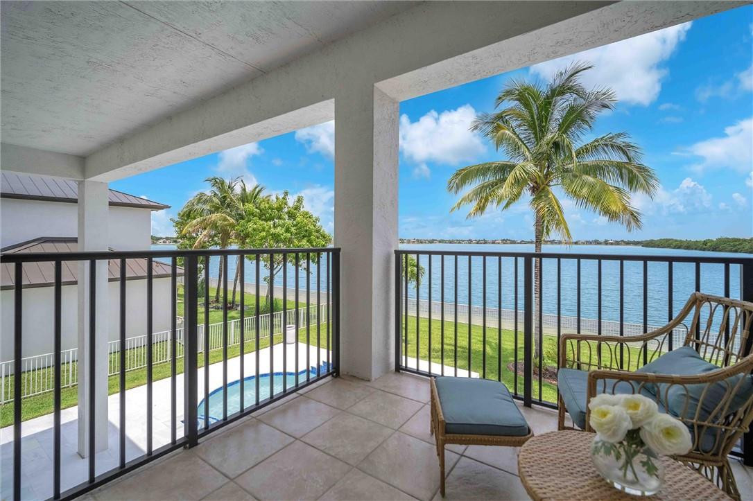 SUNSET LAKES PLAT THREE - Residential Lease
