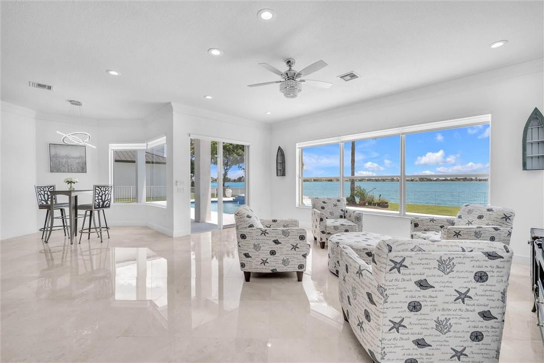 SUNSET LAKES PLAT THREE - Residential Lease
