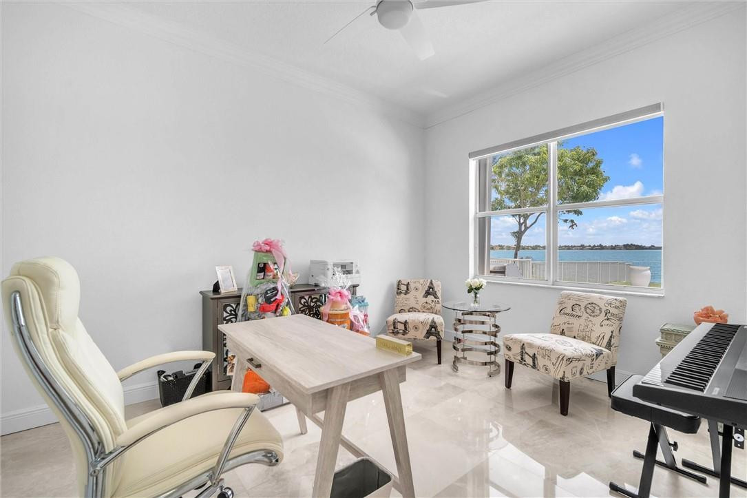 SUNSET LAKES PLAT THREE - Residential Lease