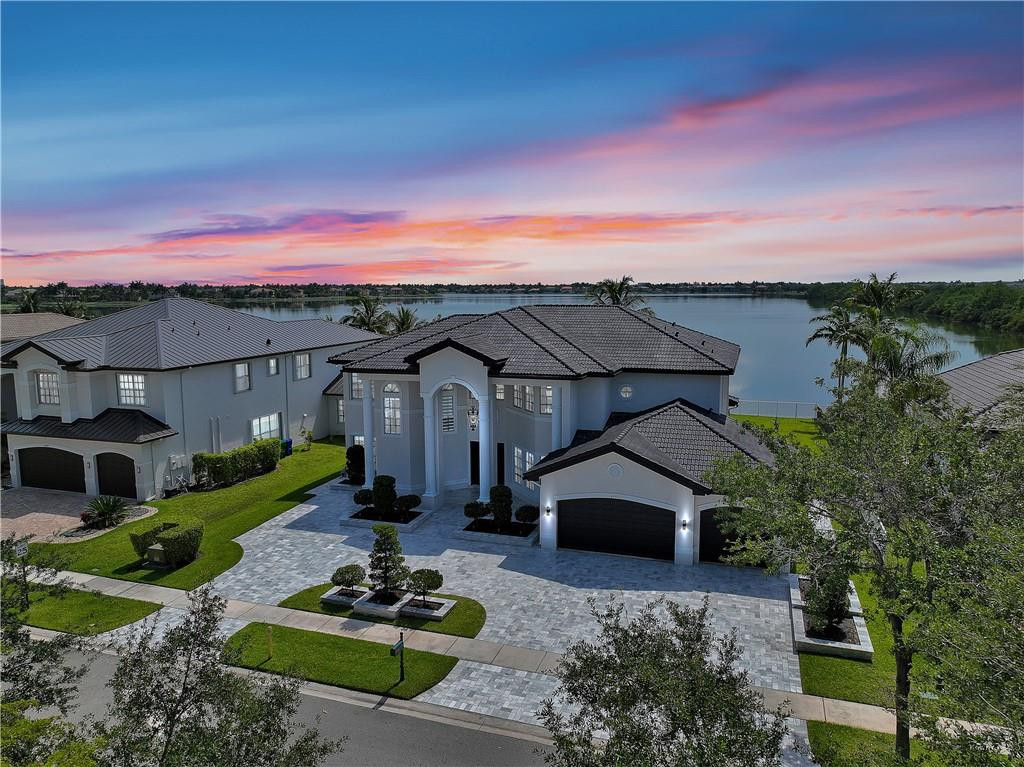 SUNSET LAKES PLAT THREE - Residential Lease