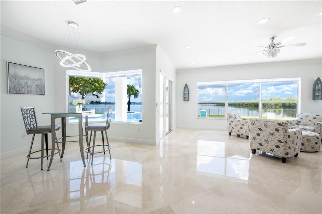SUNSET LAKES PLAT THREE - Residential Lease