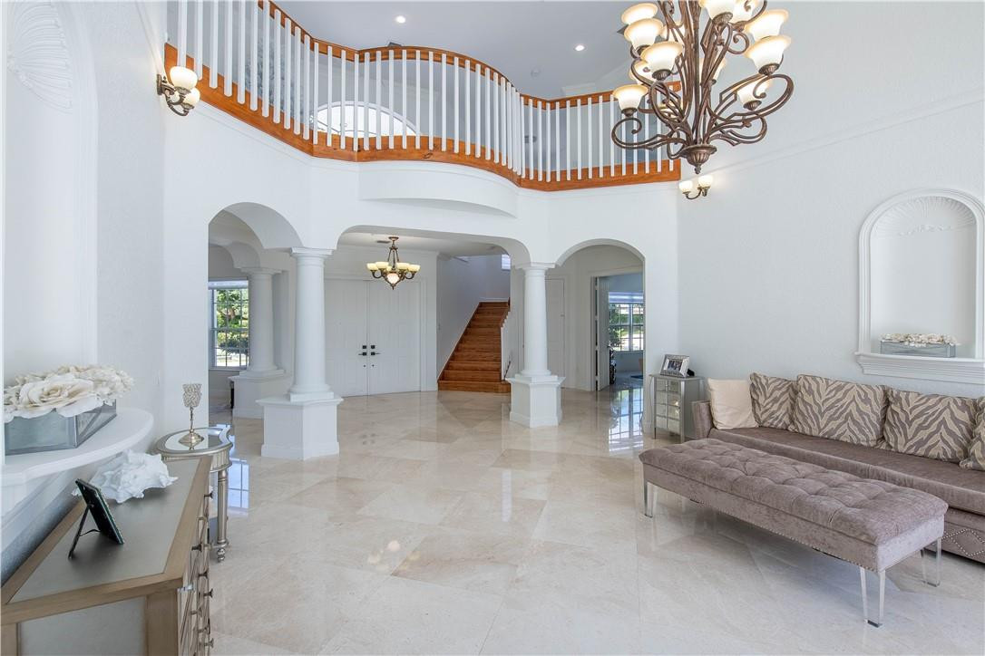 SUNSET LAKES PLAT THREE - Residential Lease