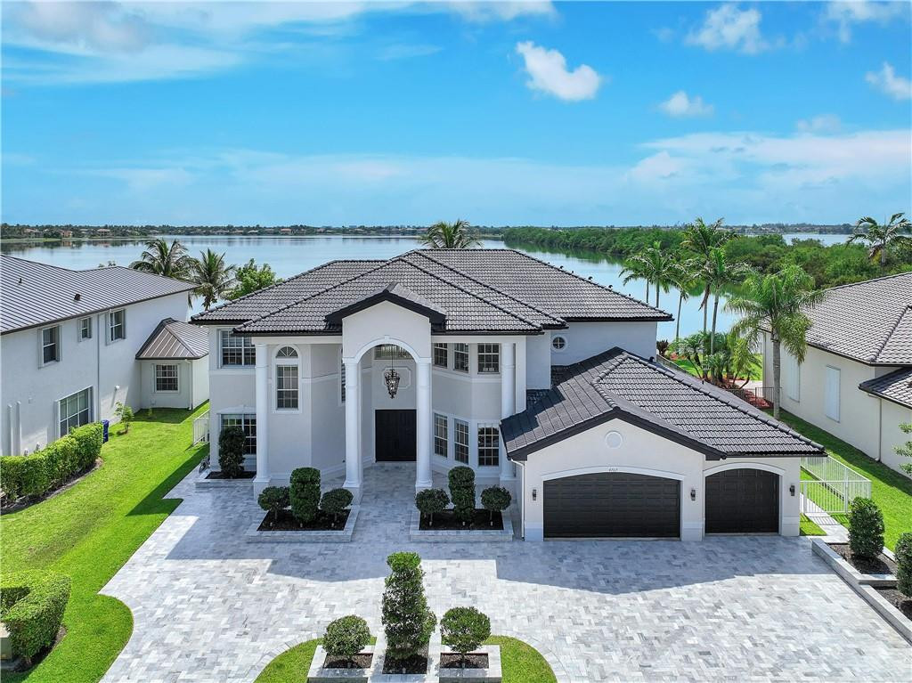 SUNSET LAKES PLAT THREE - Residential Lease