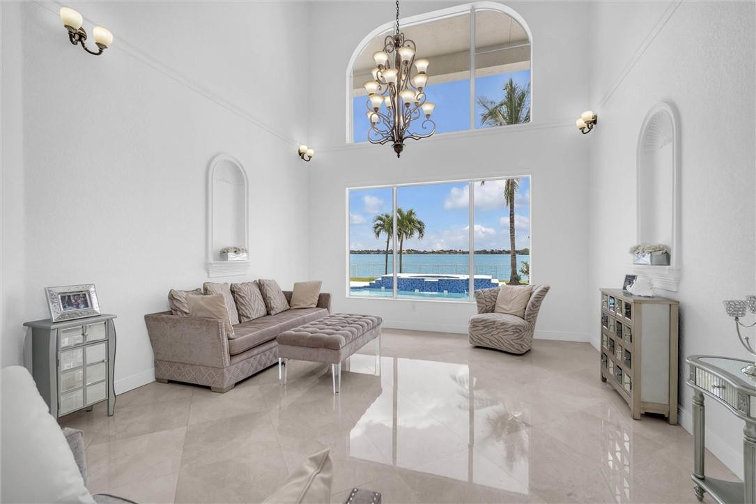 SUNSET LAKES PLAT THREE - Residential Lease