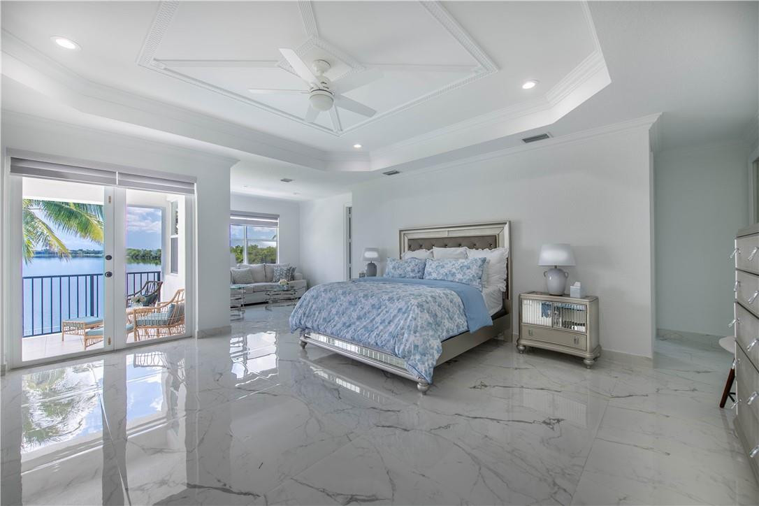 SUNSET LAKES PLAT THREE - Residential Lease