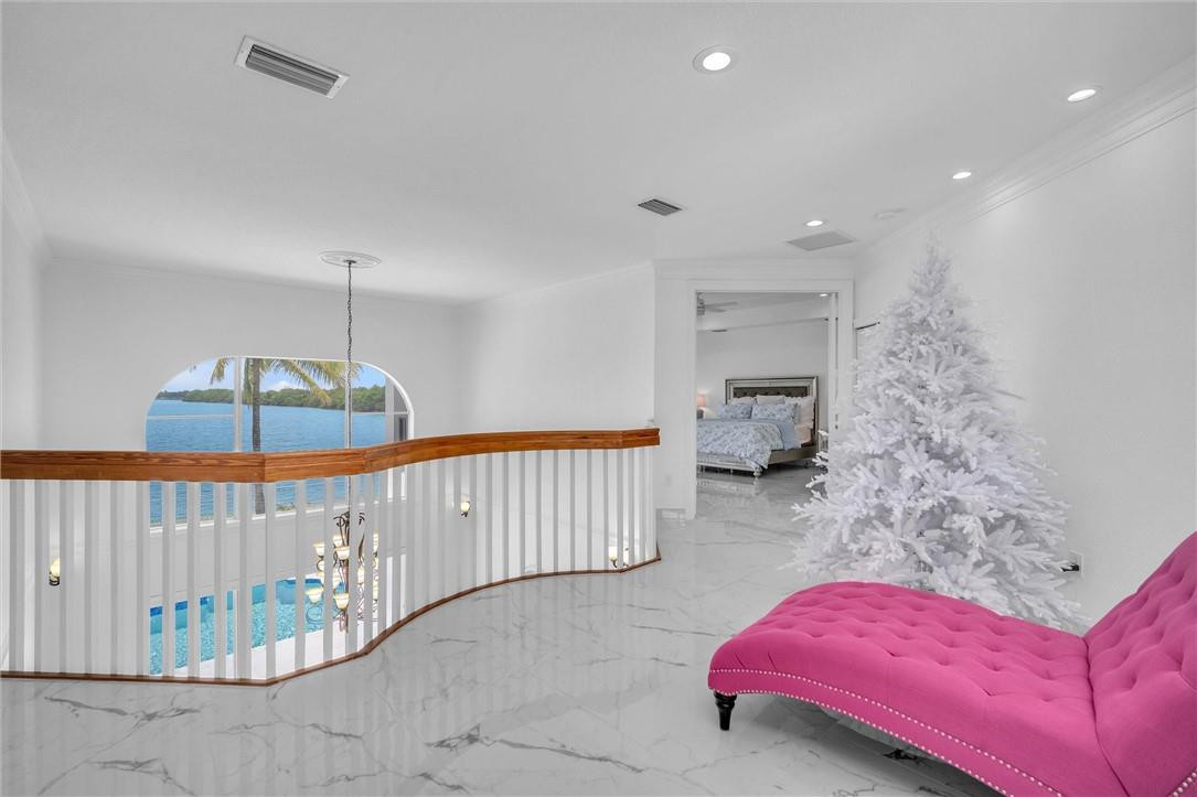 SUNSET LAKES PLAT THREE - Residential Lease