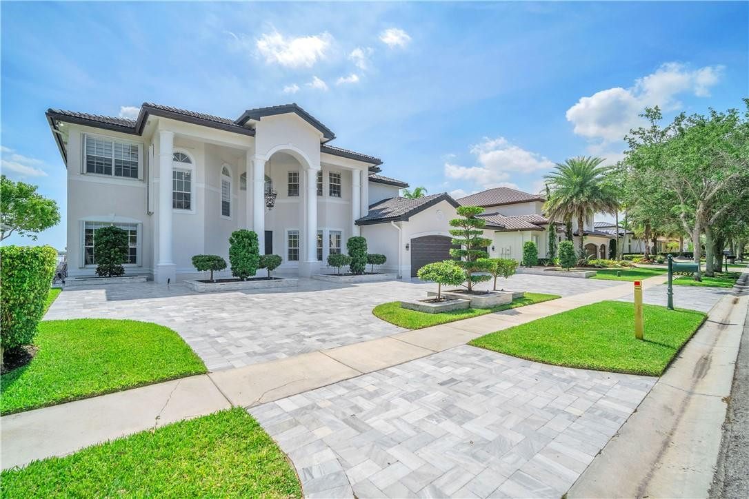 SUNSET LAKES PLAT THREE - Residential Lease
