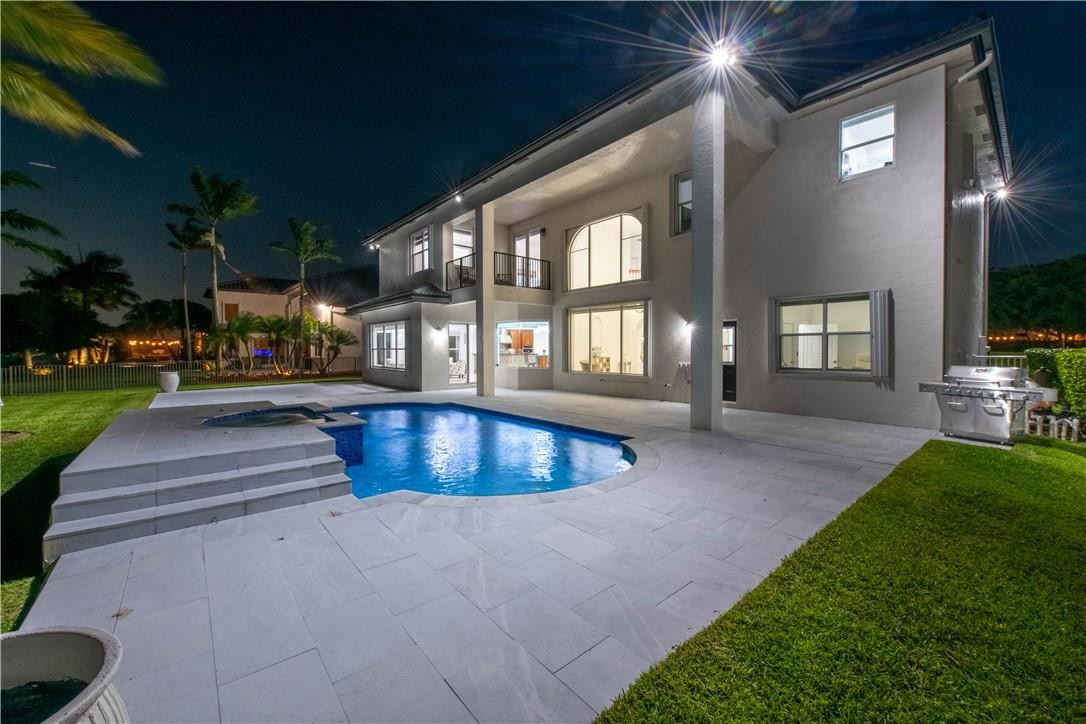 SUNSET LAKES PLAT THREE - Residential Lease