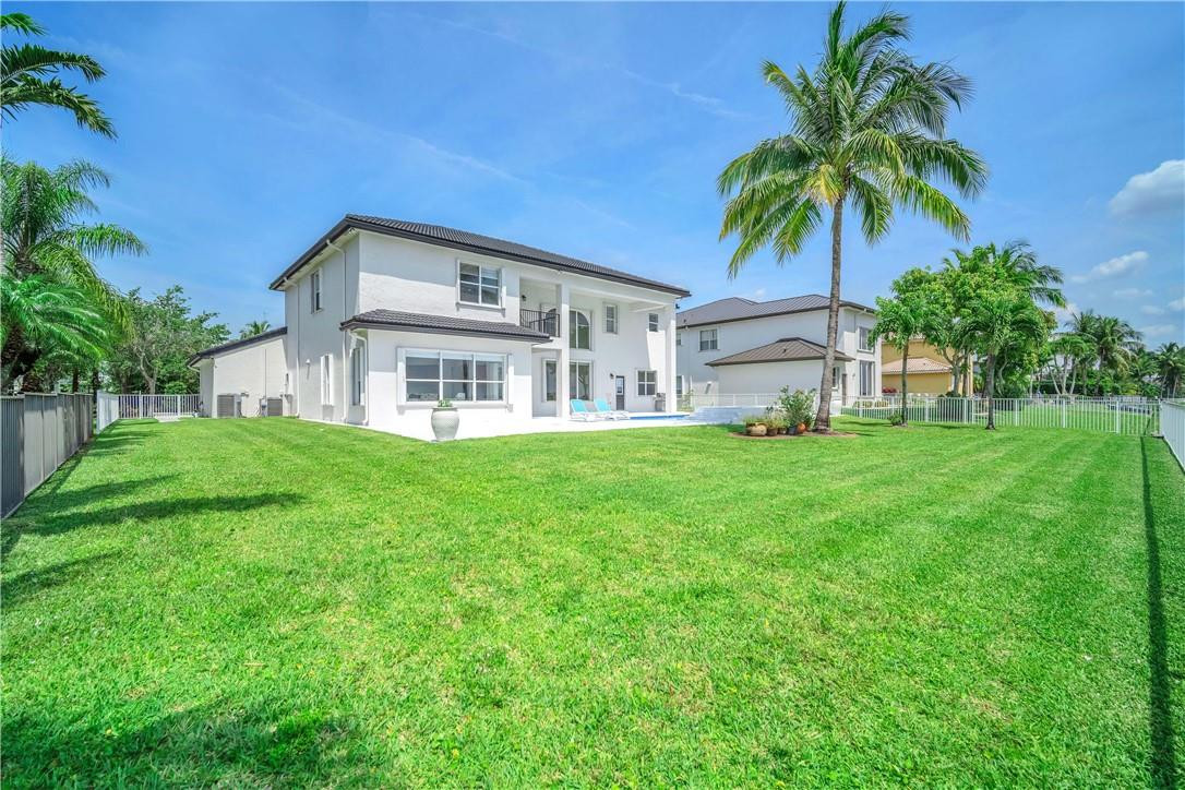 SUNSET LAKES PLAT THREE - Residential Lease