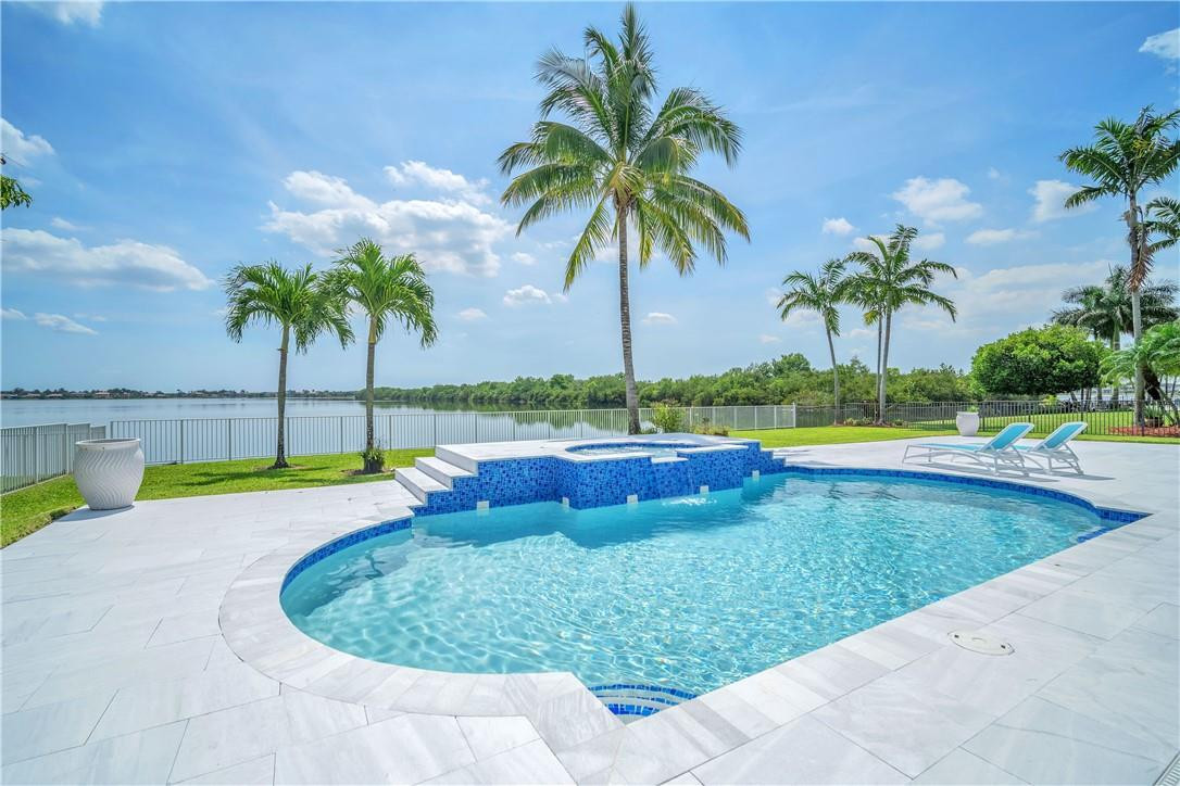 SUNSET LAKES PLAT THREE - Residential Lease