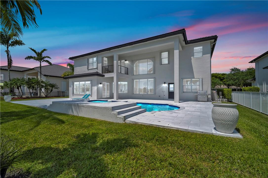 SUNSET LAKES PLAT THREE - Residential Lease