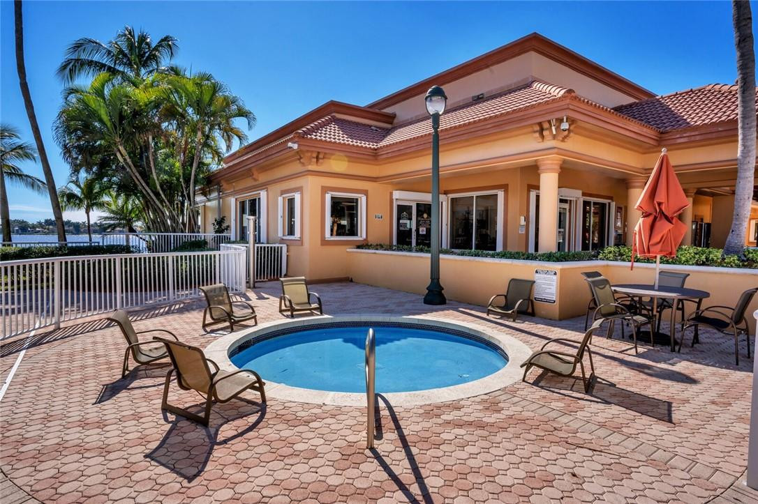 SUNSET LAKES PLAT THREE - Residential Lease