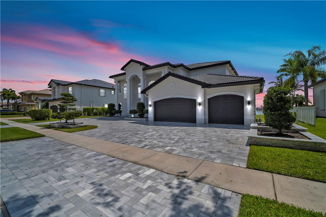 SUNSET LAKES PLAT THREE - Residential Lease