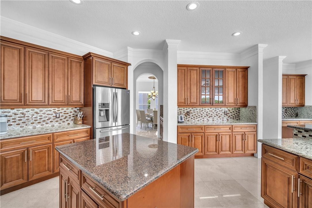 SUNSET LAKES PLAT THREE - Residential Lease