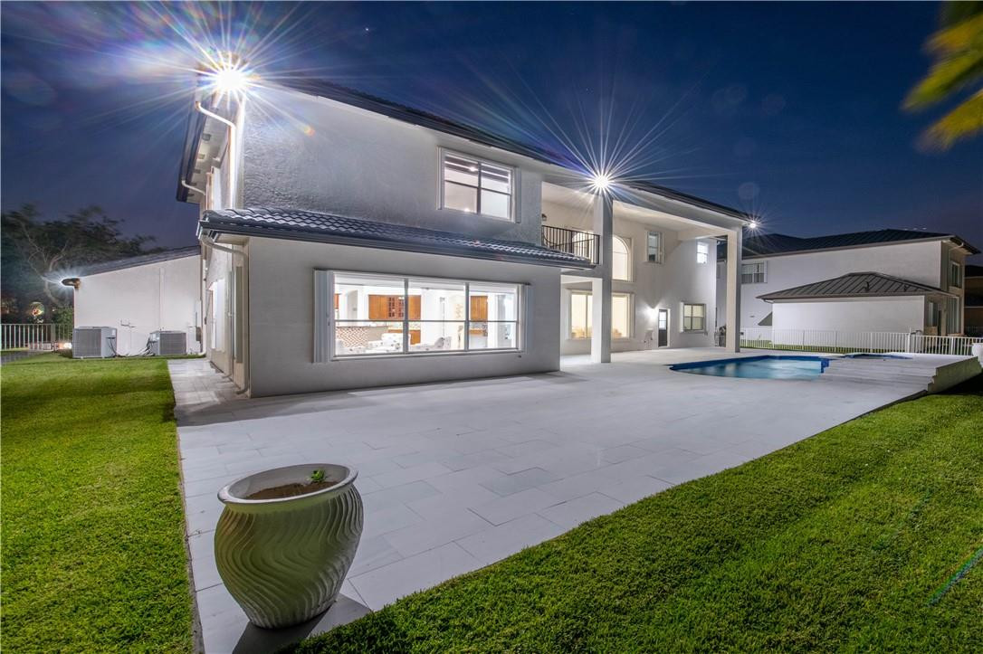 SUNSET LAKES PLAT THREE - Residential Lease