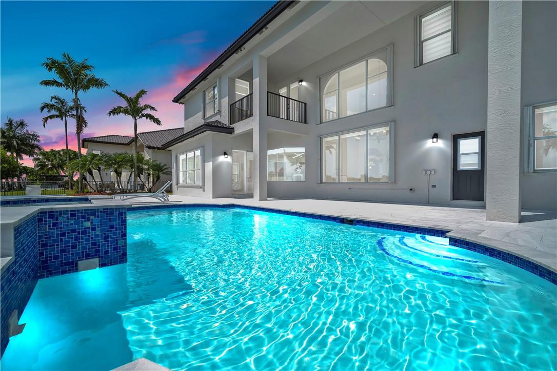 SUNSET LAKES PLAT THREE - Residential Lease