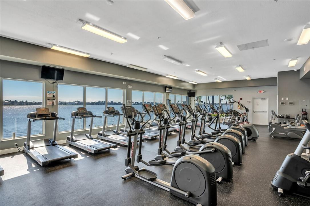 SUNSET LAKES PLAT THREE - Residential Lease