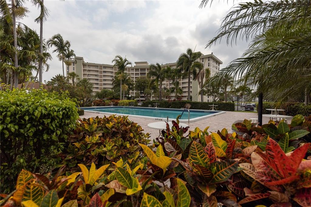Palm-Aire Country Club - Residential