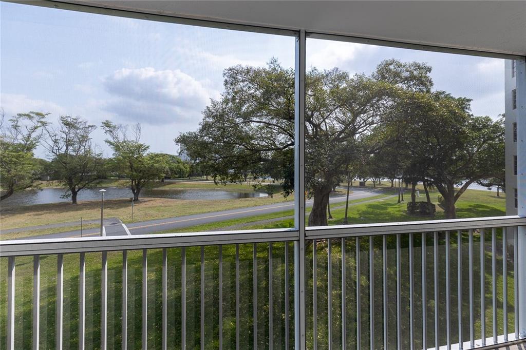 Palm-Aire Country Club - Residential