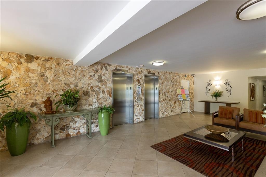 Palm-Aire Country Club - Residential