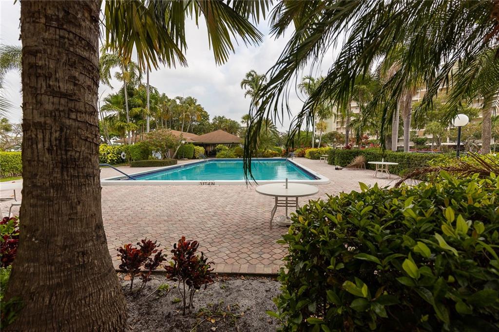 Palm-Aire Country Club - Residential