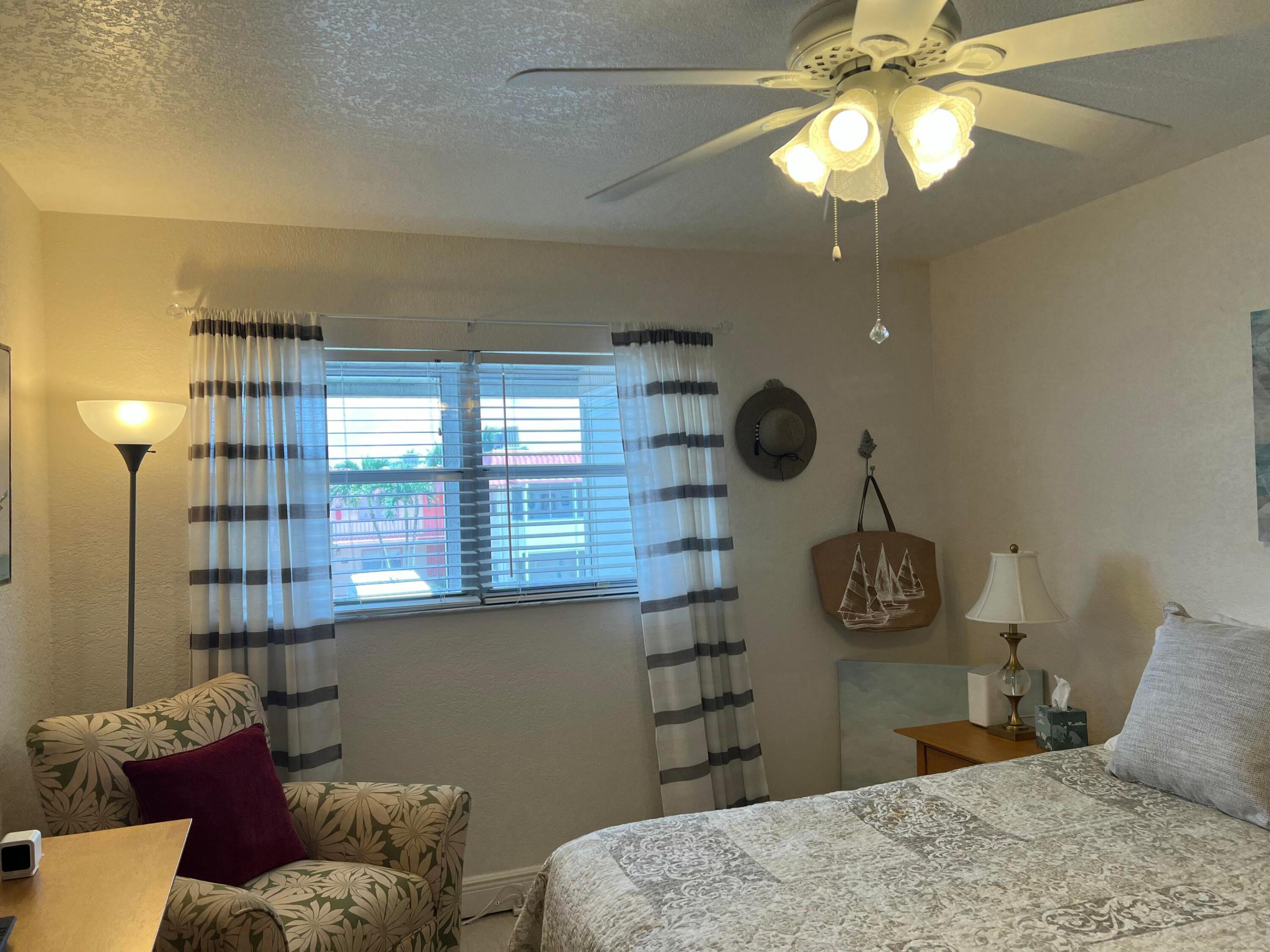 KINGS POINT SAXONY CONDOS - Residential