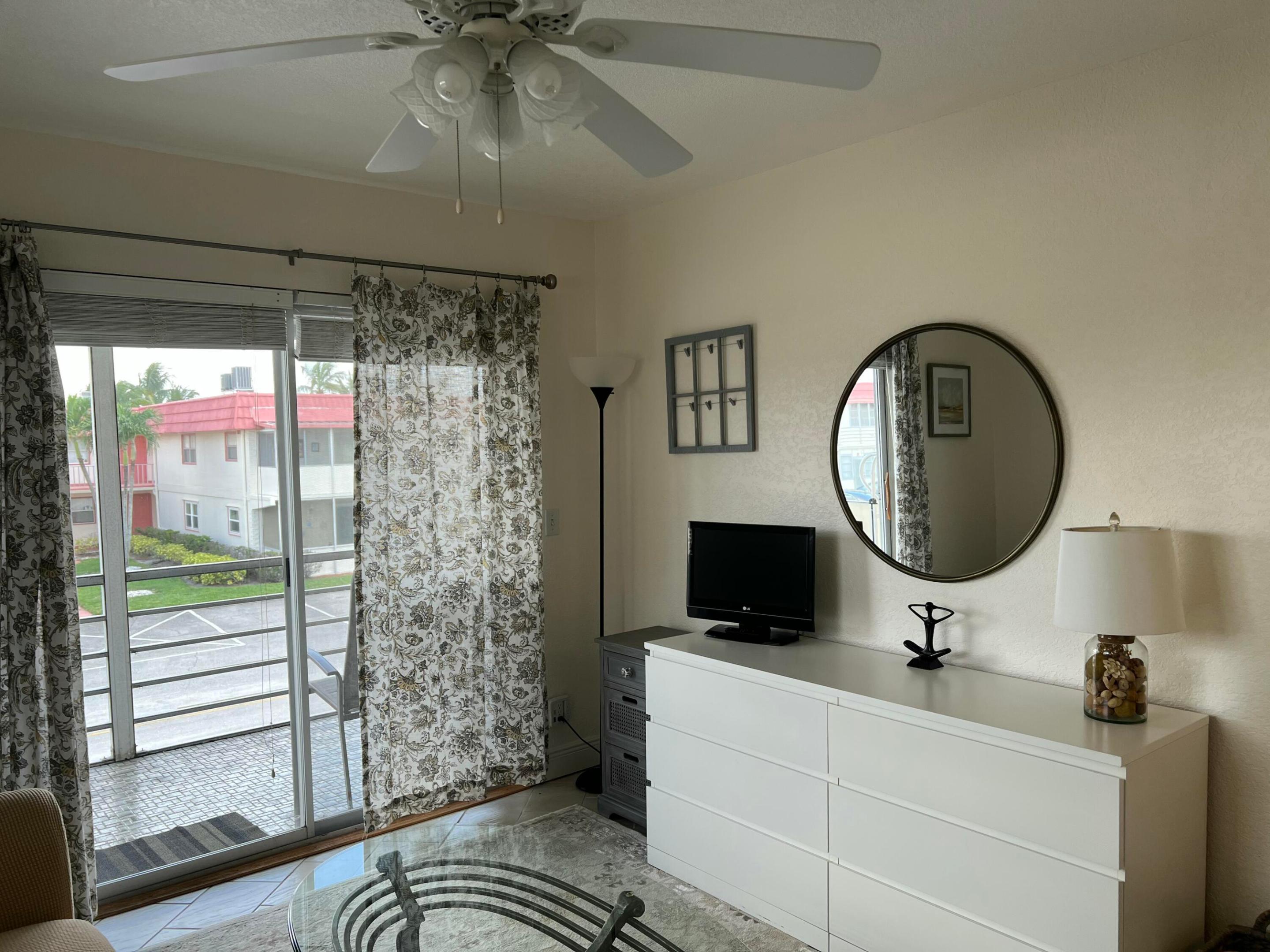 KINGS POINT SAXONY CONDOS - Residential