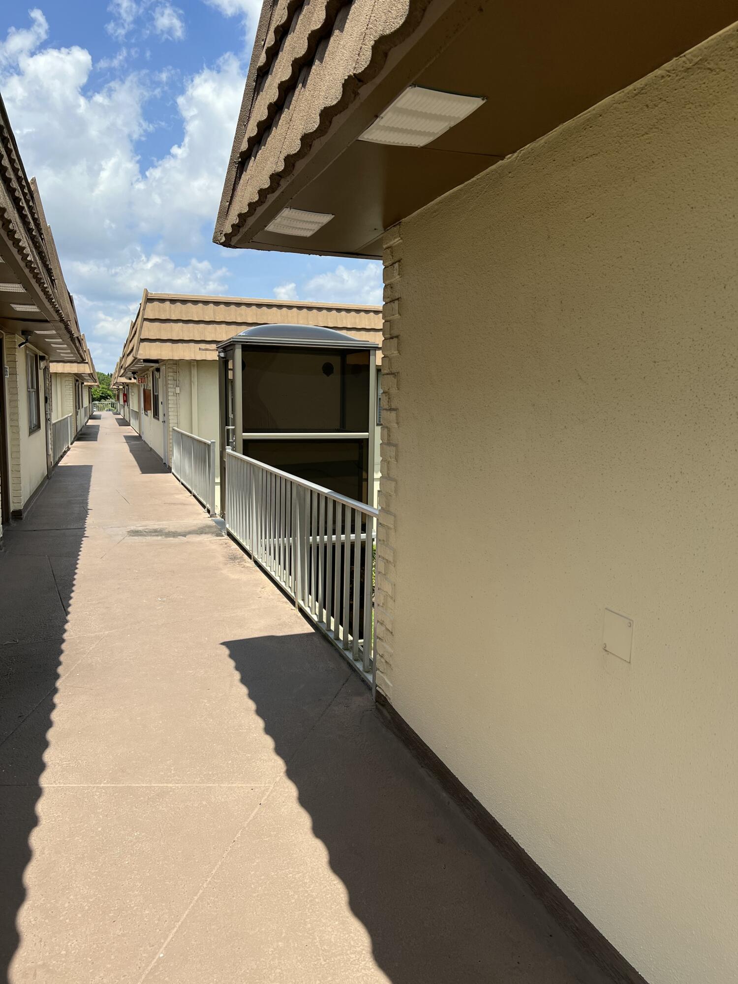 KINGS POINT SAXONY CONDOS - Residential