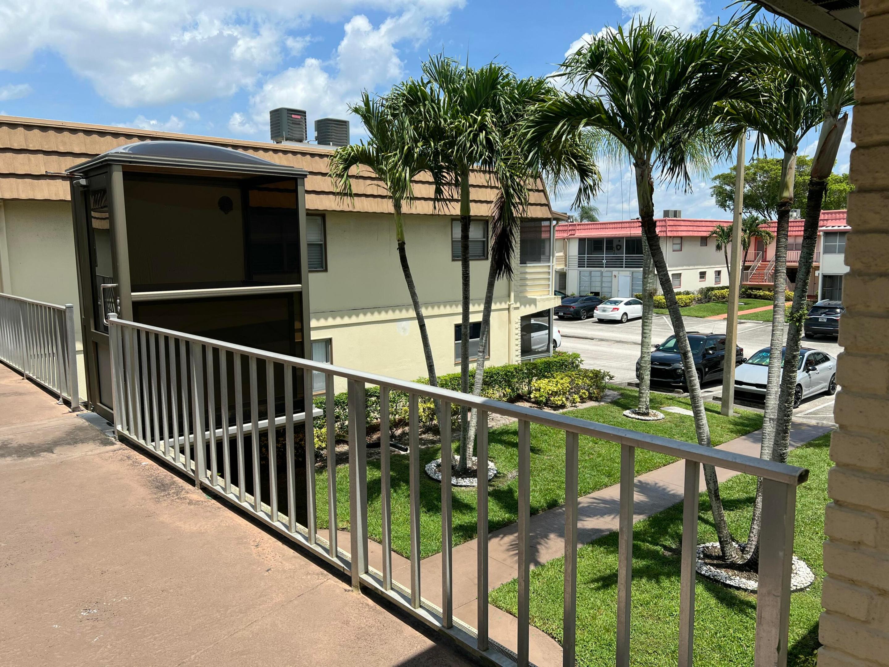 KINGS POINT SAXONY CONDOS - Residential