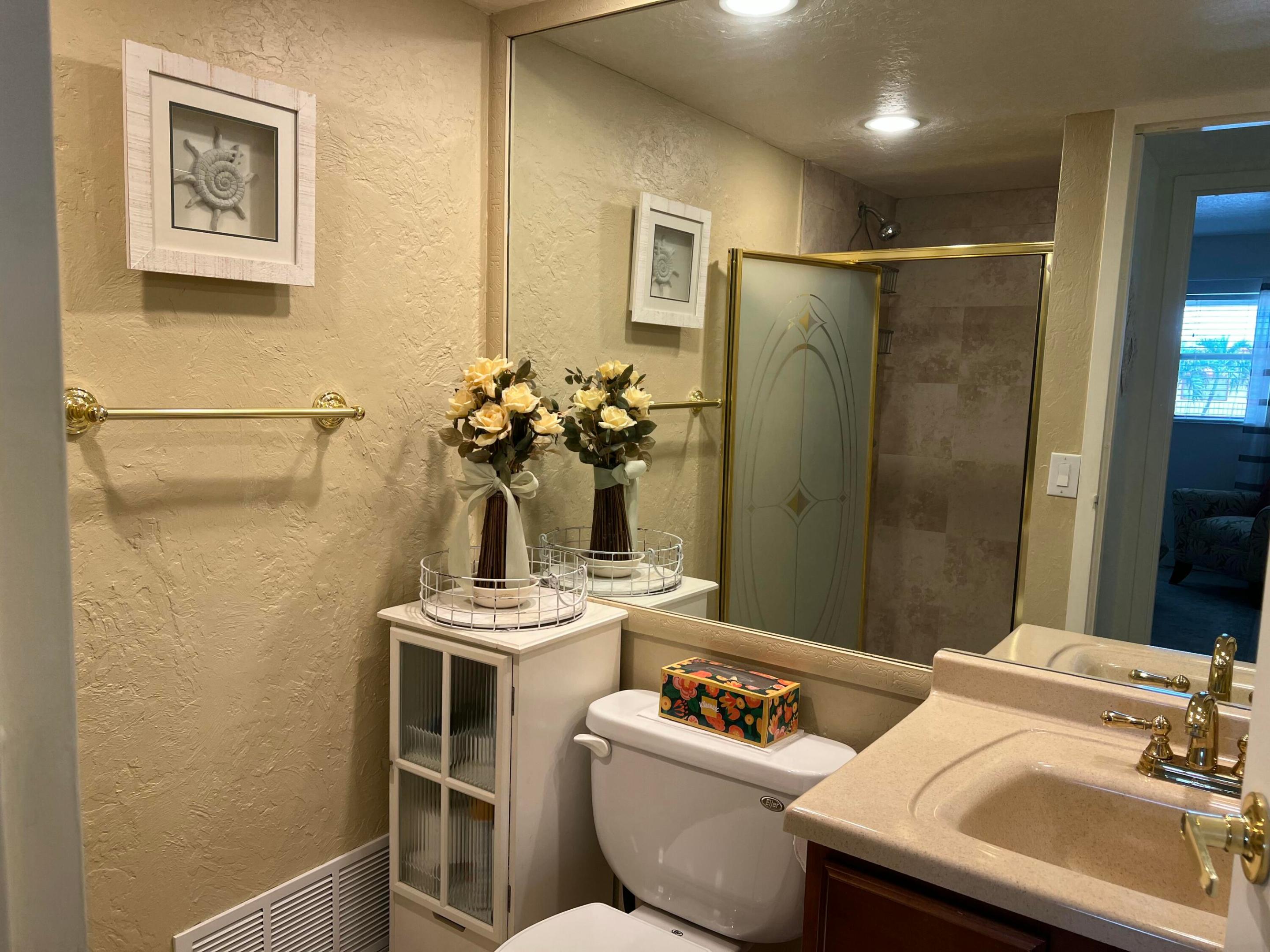 KINGS POINT SAXONY CONDOS - Residential