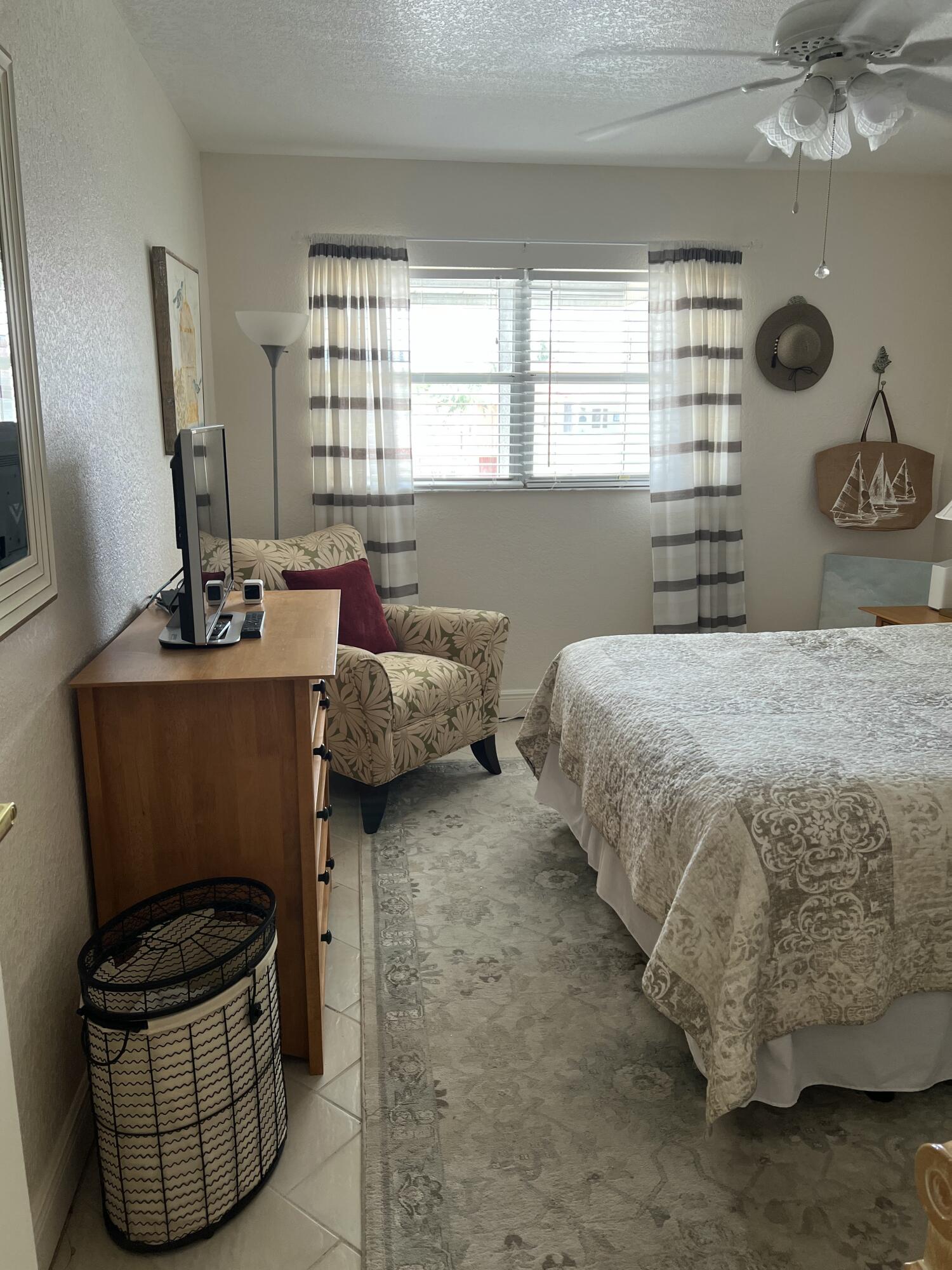 KINGS POINT SAXONY CONDOS - Residential