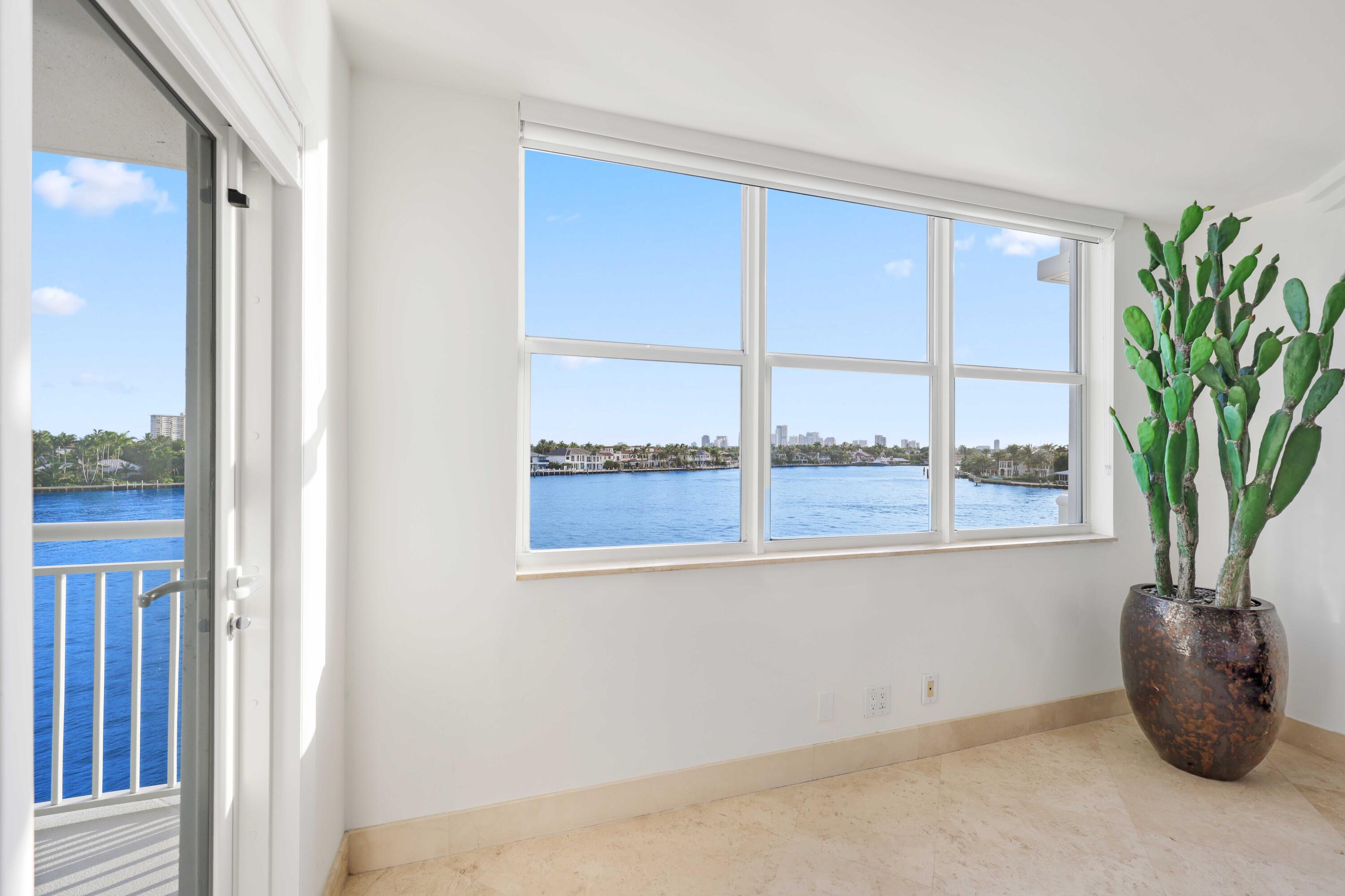 BAYSHORE TOWERS - Residential