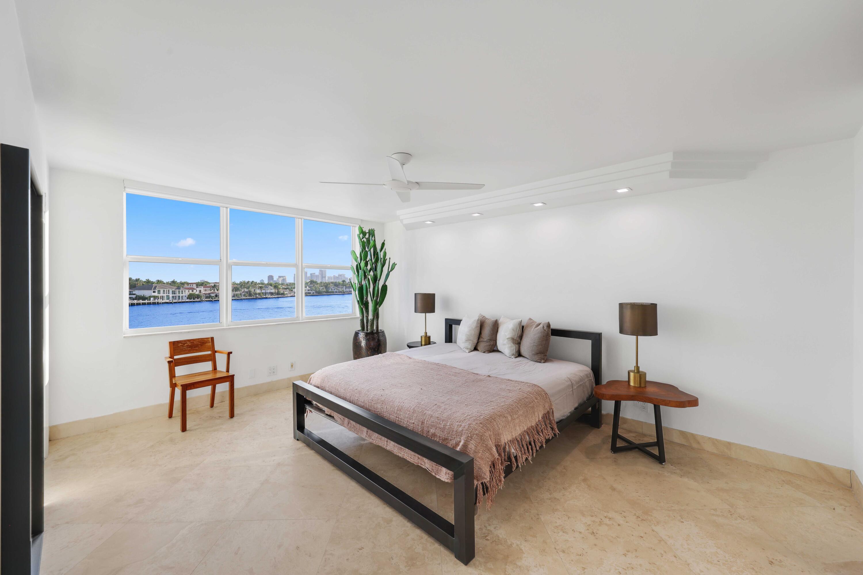 BAYSHORE TOWERS - Residential