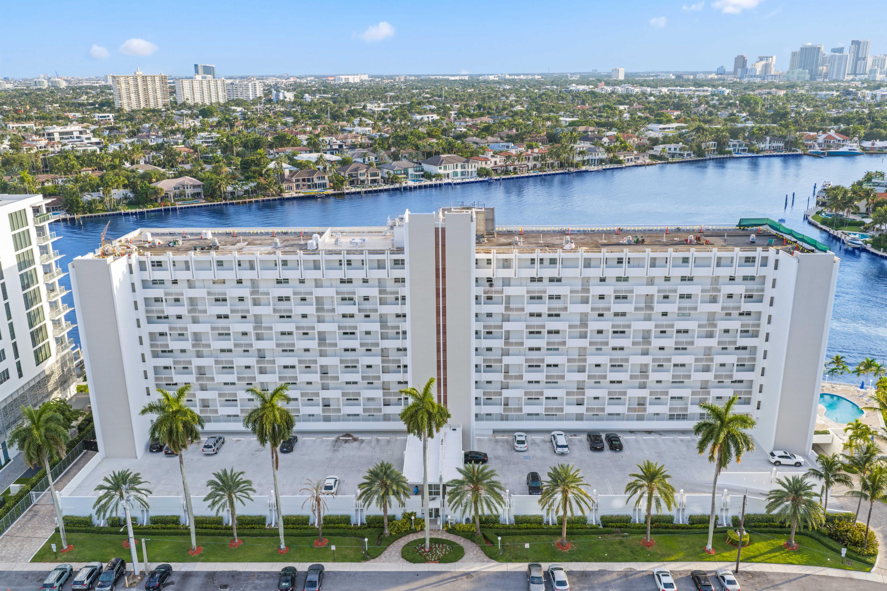 BAYSHORE TOWERS - Residential