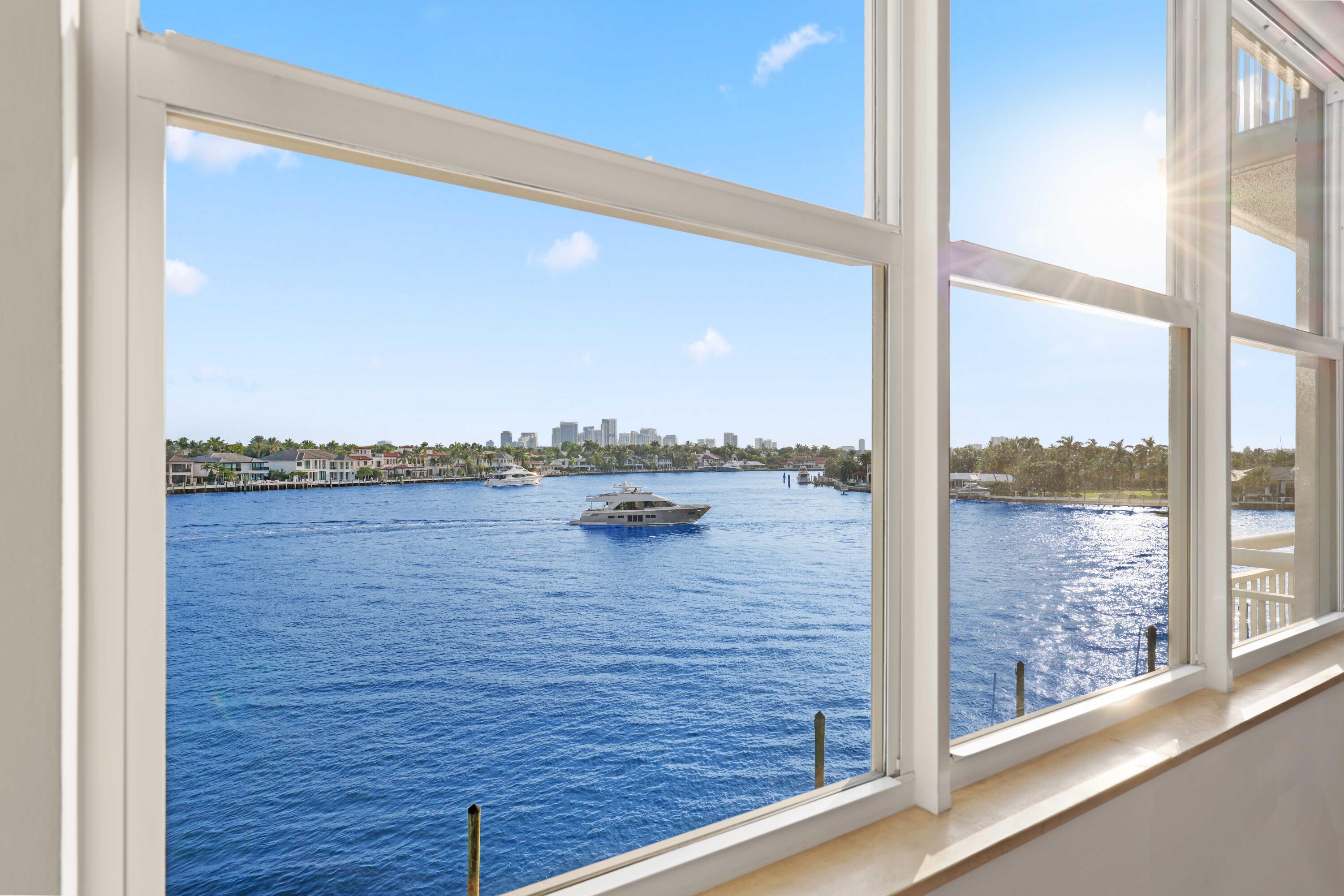 BAYSHORE TOWERS - Residential