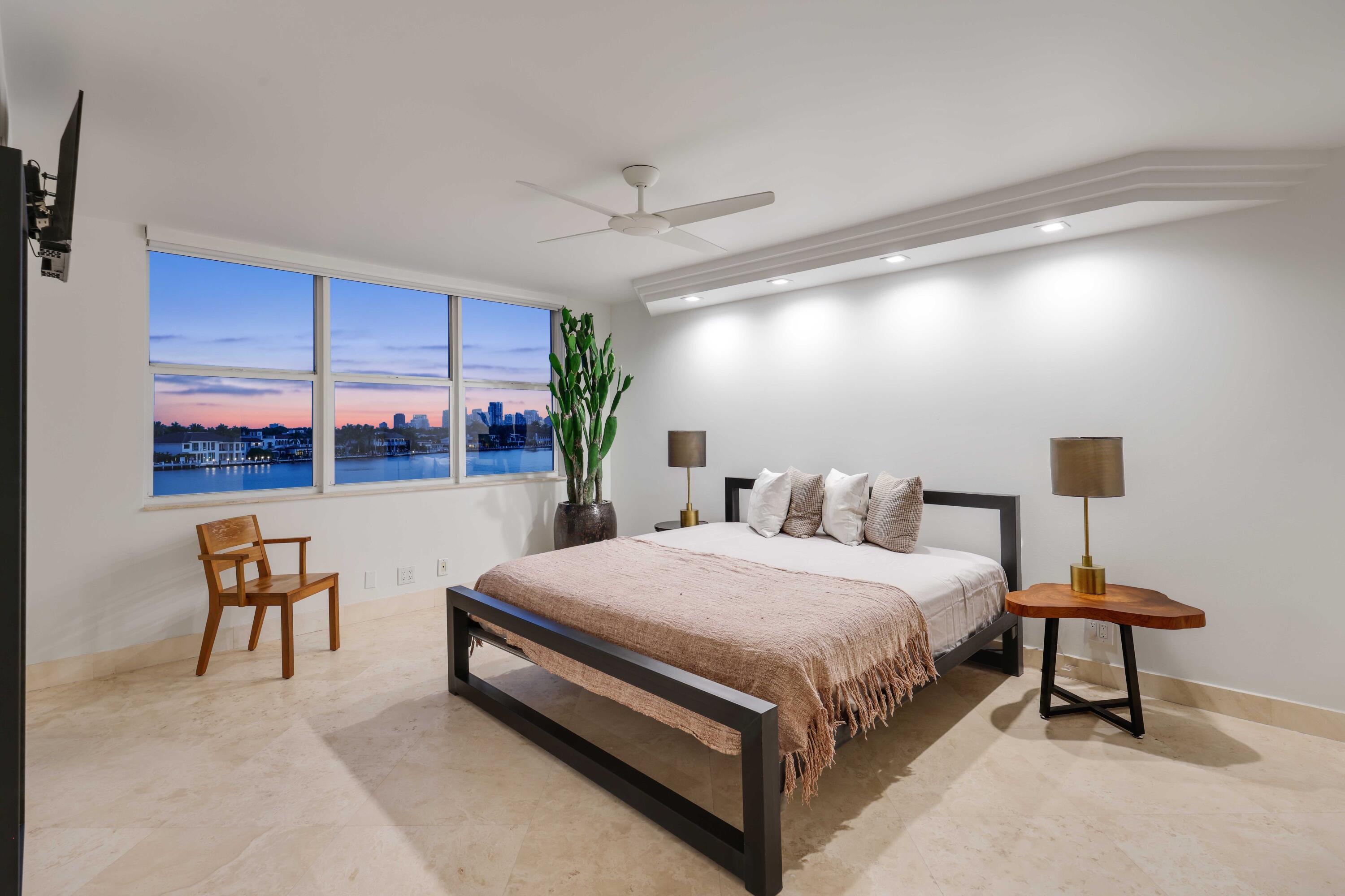 BAYSHORE TOWERS - Residential