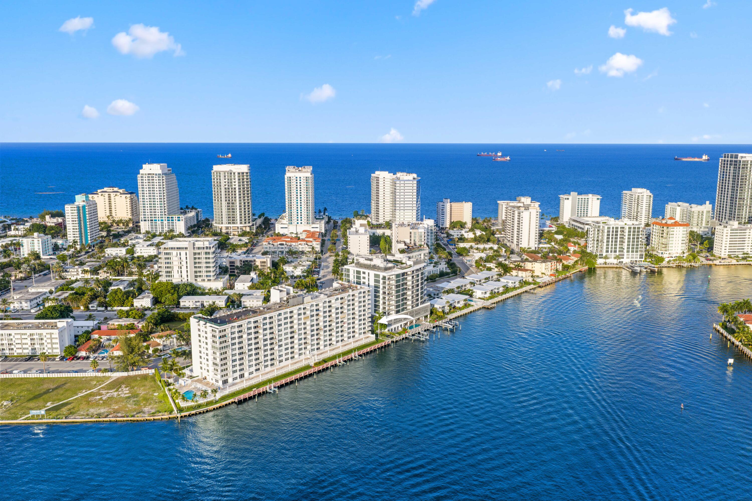 BAYSHORE TOWERS - Residential