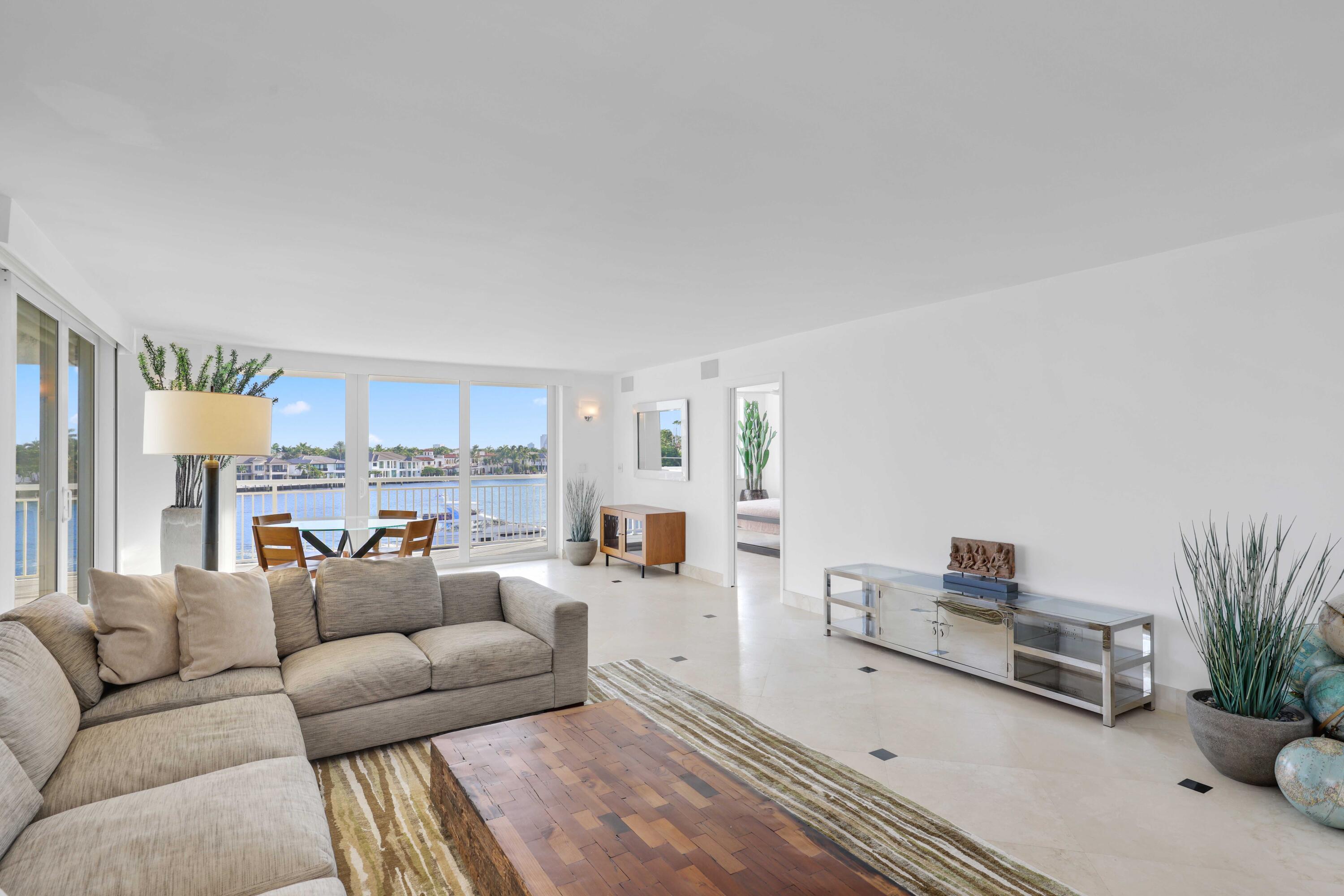 BAYSHORE TOWERS - Residential