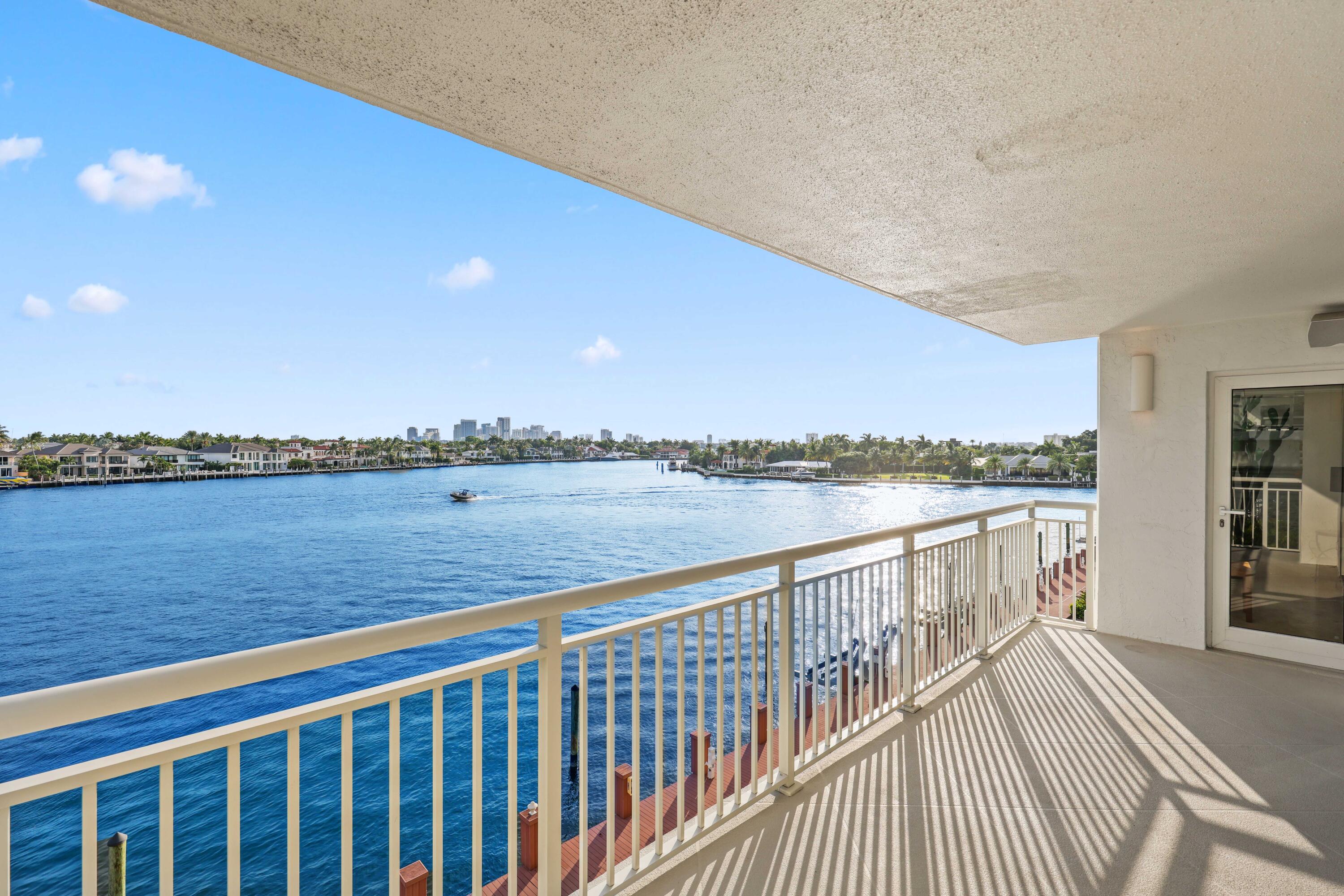 BAYSHORE TOWERS - Residential
