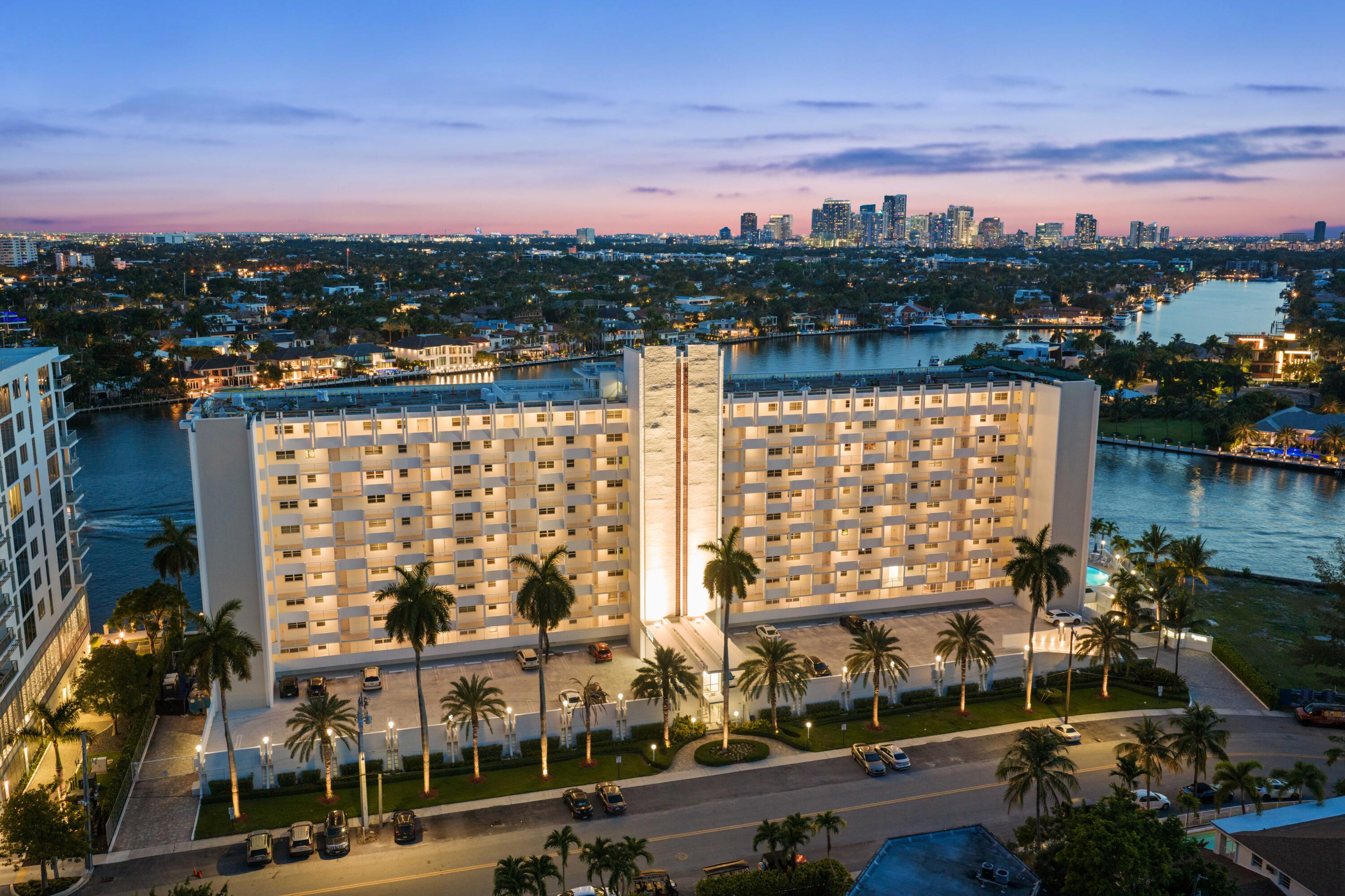 BAYSHORE TOWERS - Residential
