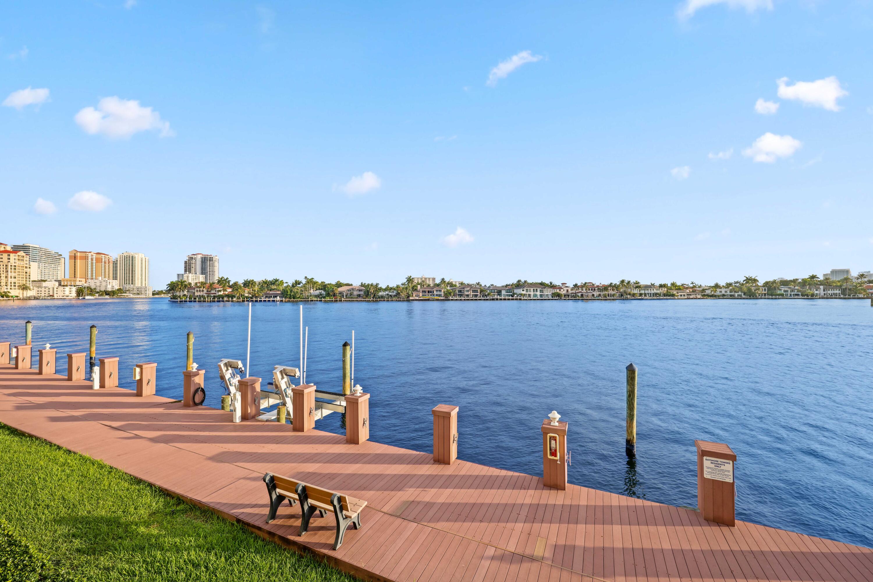 BAYSHORE TOWERS - Residential