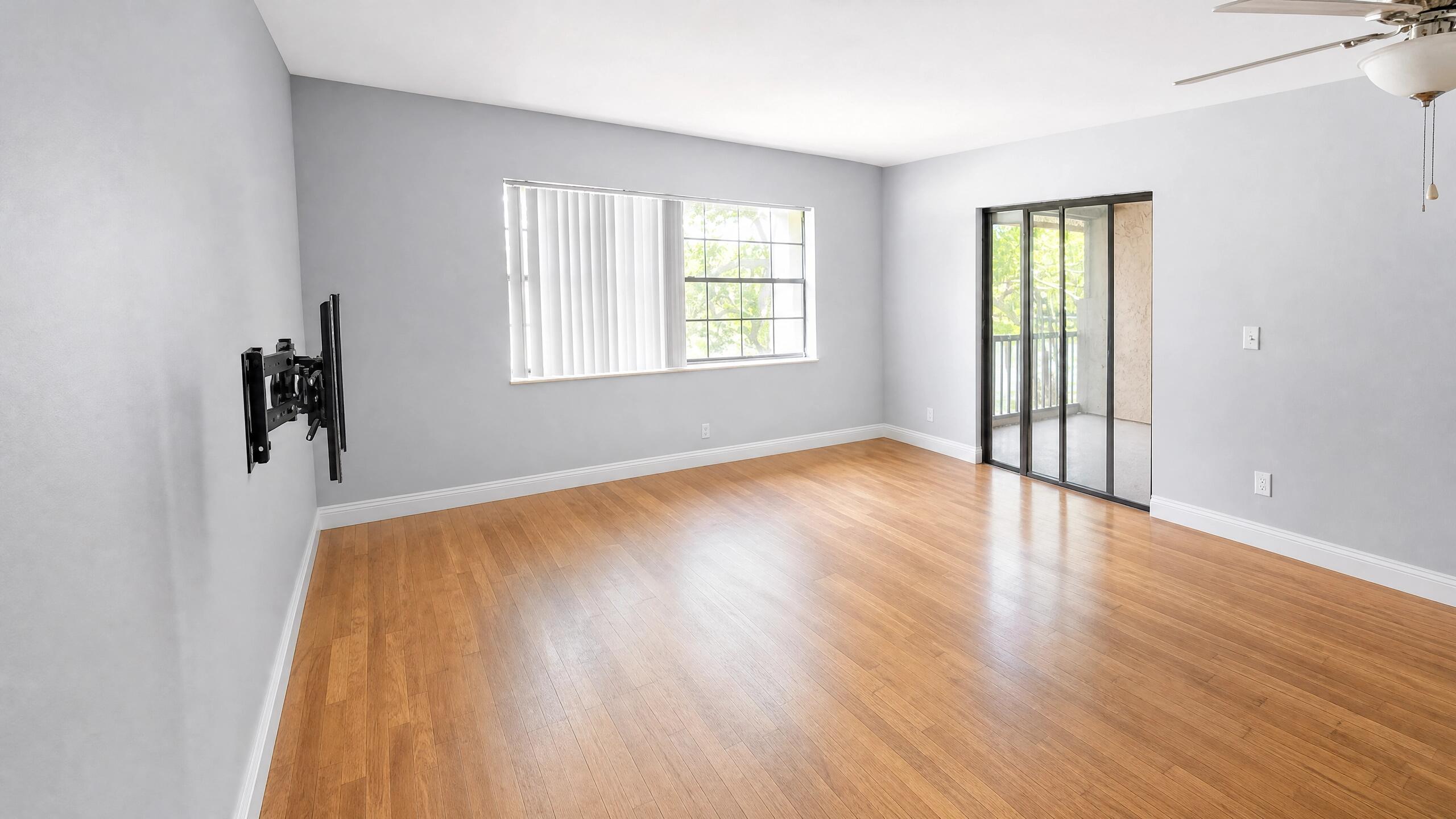 GRENADIER LAKES AT WELLEBY CONDO - Residential
