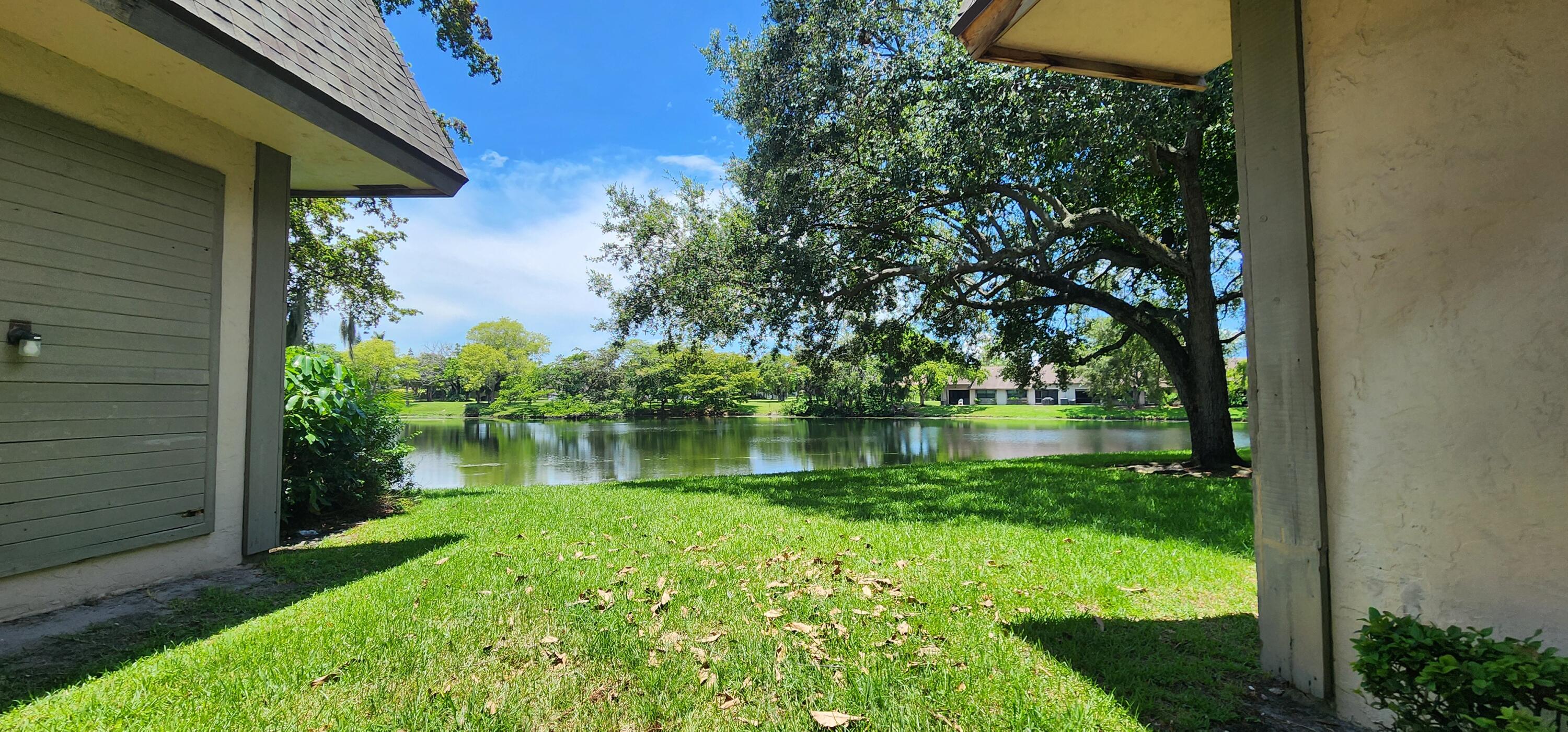 GRENADIER LAKES AT WELLEBY CONDO - Residential