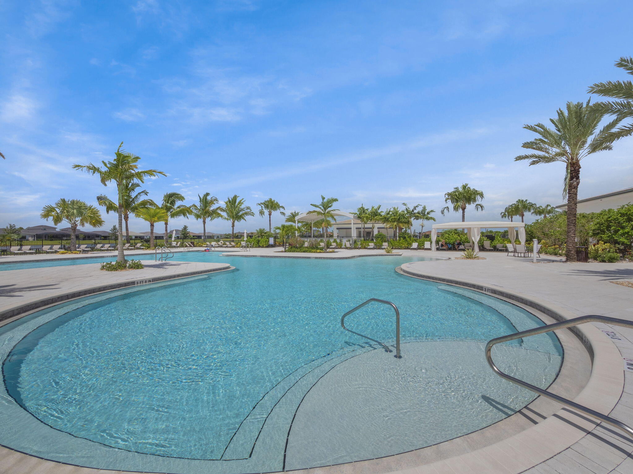 CRESSWIND PALM BEACH - Residential