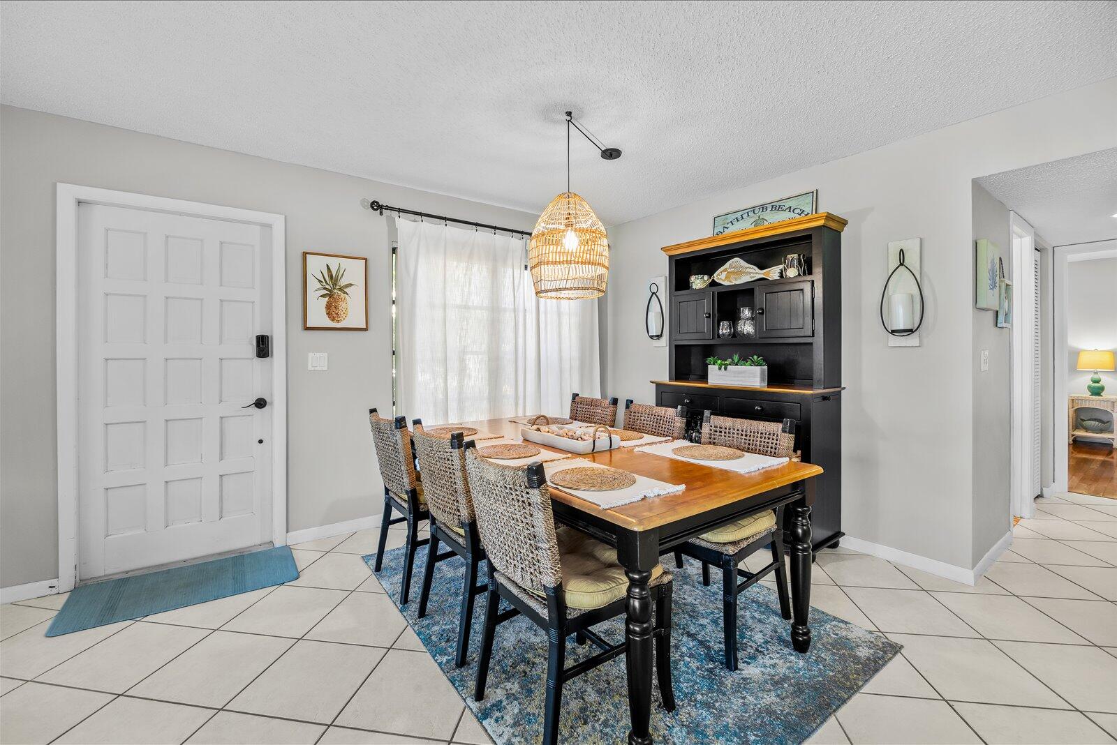 FAIRWAY VILLAS CONDO @ IRP - Residential
