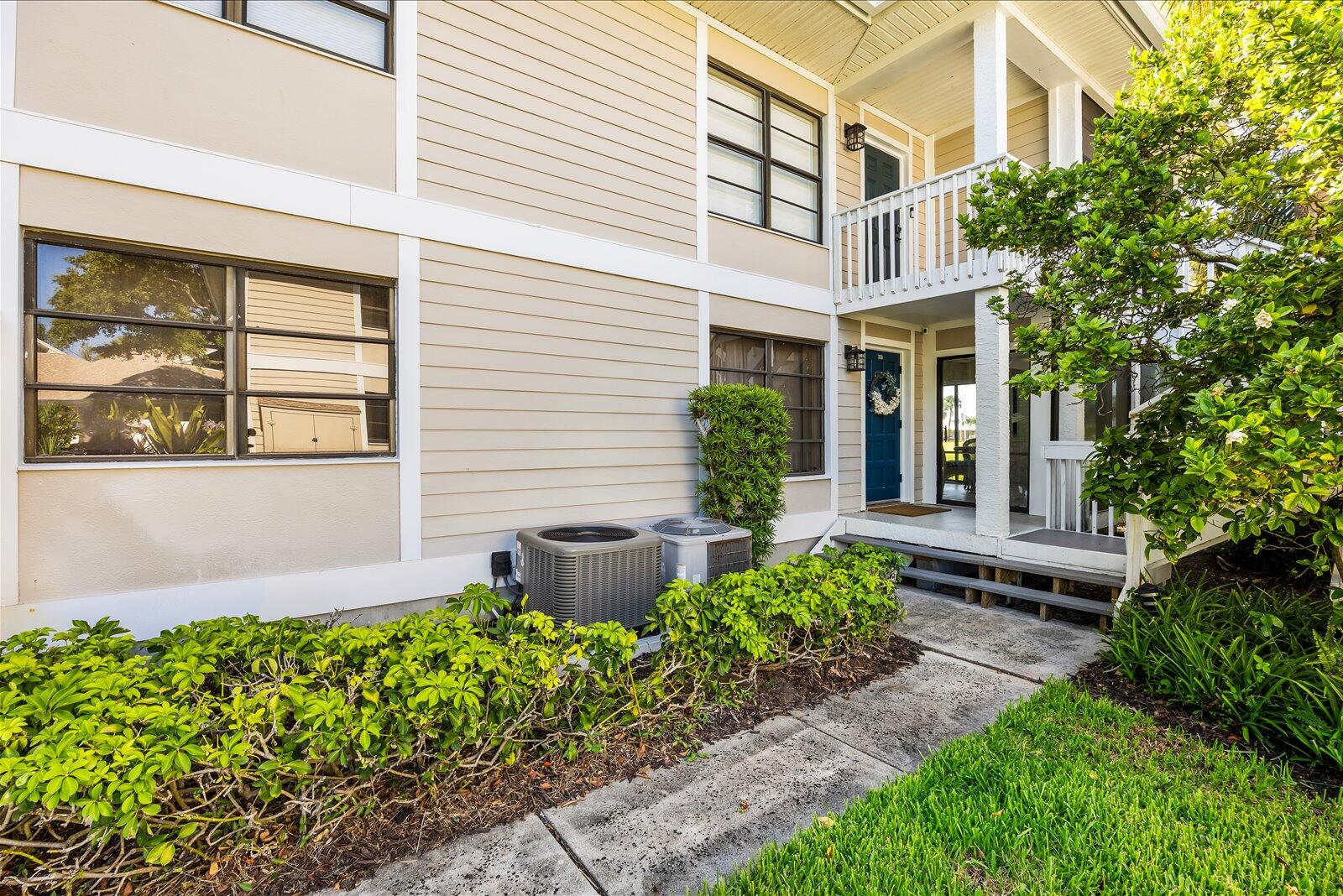 FAIRWAY VILLAS CONDO @ IRP - Residential