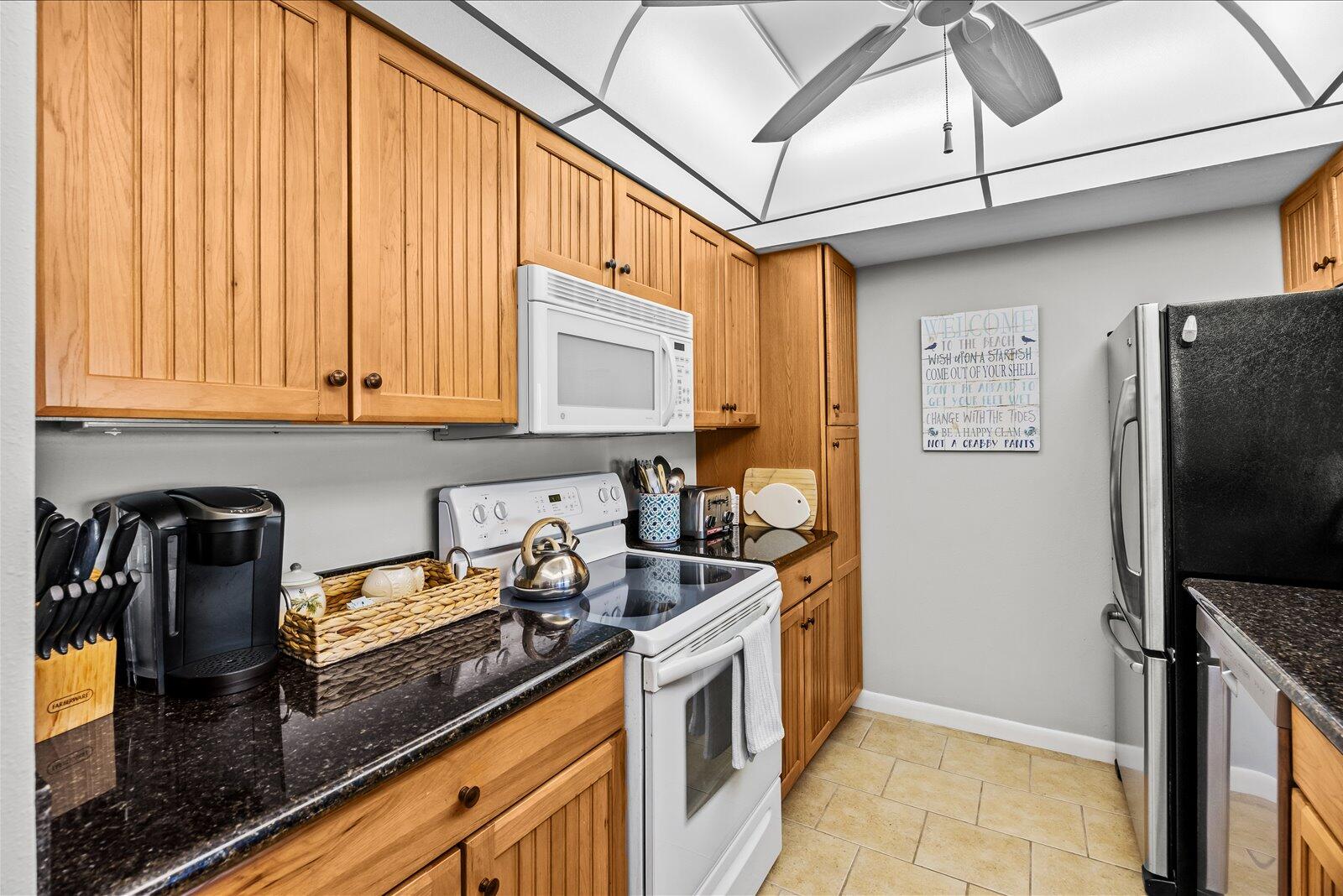 FAIRWAY VILLAS CONDO @ IRP - Residential