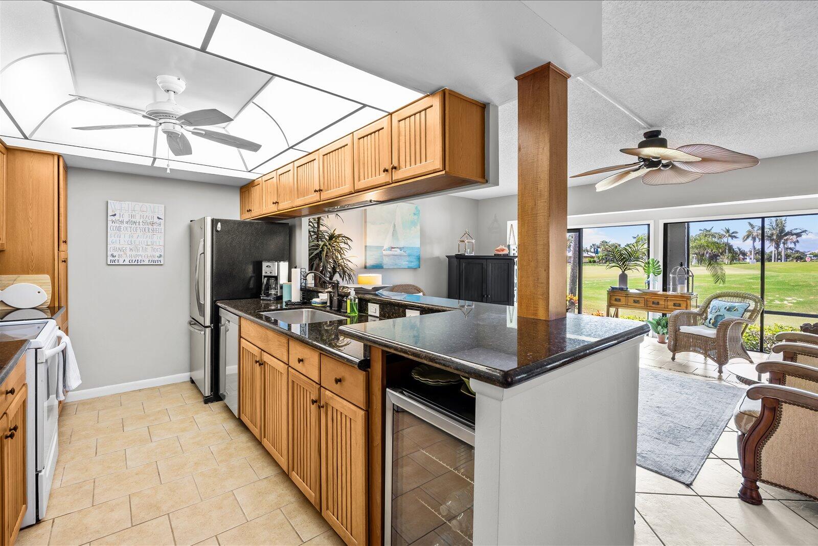 FAIRWAY VILLAS CONDO @ IRP - Residential