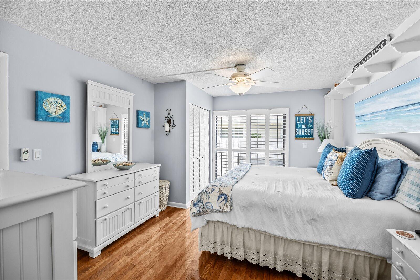 FAIRWAY VILLAS CONDO @ IRP - Residential